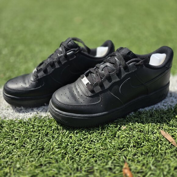 Nike Air Force 1 Lows '07 - Quadruple Black - Youth 6 - Picture 2 of 6